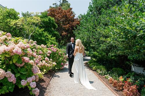 Gallery Image emilyandbrendan_first_look.jpg