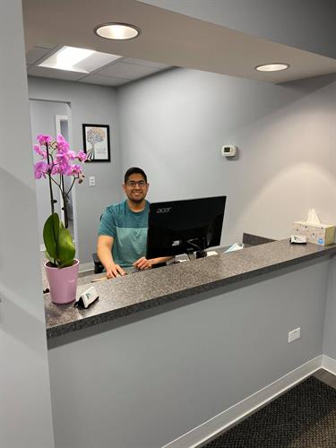 Gallery Image dr_martinez_in_new_office_location.jpg