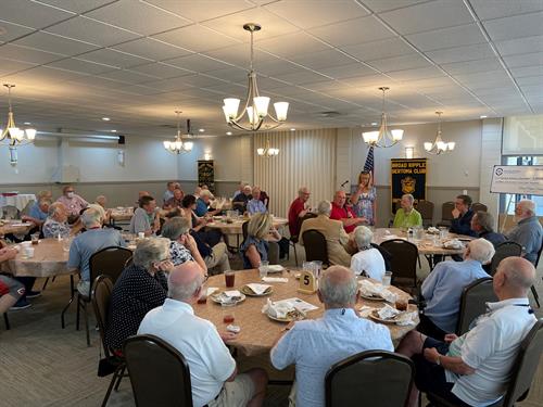 Gallery Image club_mtg_3.jpg