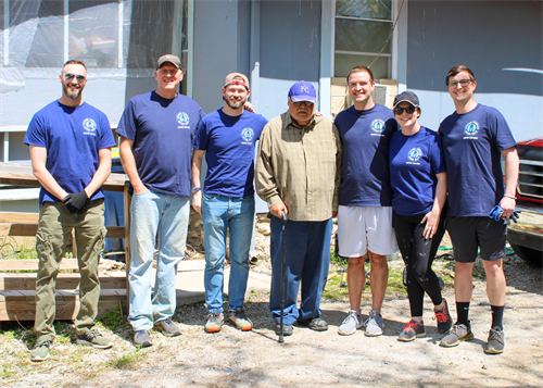 There are many ways that The Whole Person can put your talents and skills to work. Whether you are an individual, church, club or corporation it’s easy and fun to Volunteering at The Whole Person.