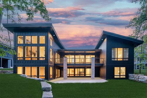 Gallery Image modern_home_waunakee_4.jpg Gallery Image modern_home_waunakee_4.jpg