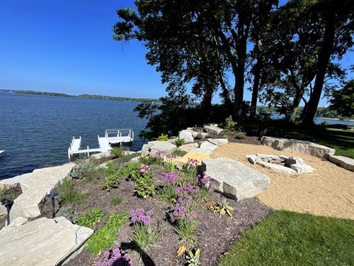 Fire Pit, Outcroppings, Stone, Pea Gravel