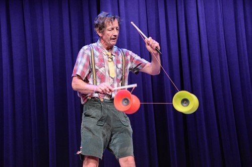 Juggler at the French Mountain Playhouse