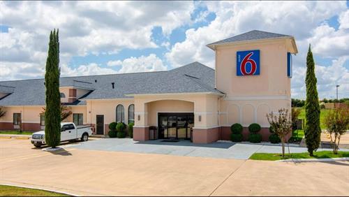 Gallery Image Motel_6_9026_Exterior_02.jpg Gallery Image Motel_6_9026_Exterior_02.jpg