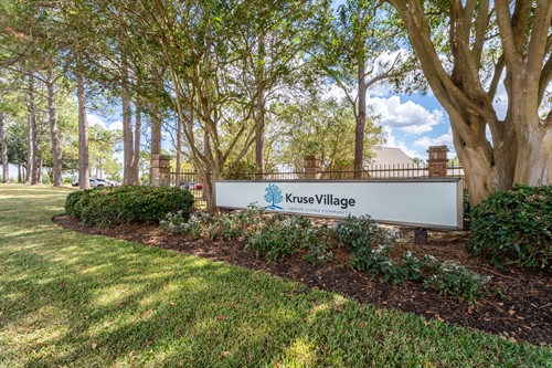 Gallery Image KV_Front_Sign.jpg