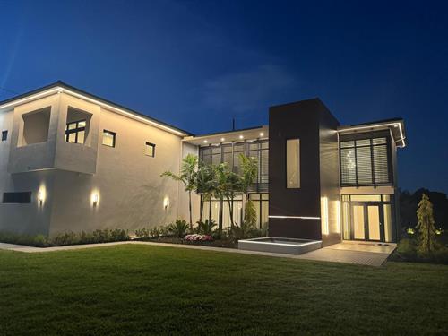 Gallery Image 36ba9445-b578-49f7-a821-9e0d9c3a5b3f.jpg