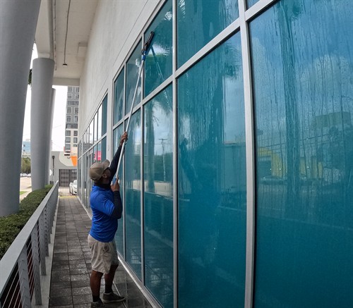 Window cleaning service in Miami