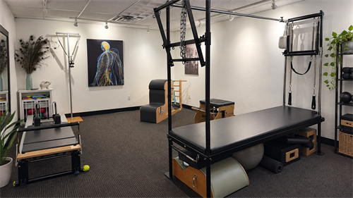 A private, fully equipped Pilates & physical therapy studio designed for individualized movement education & rehabilitation.