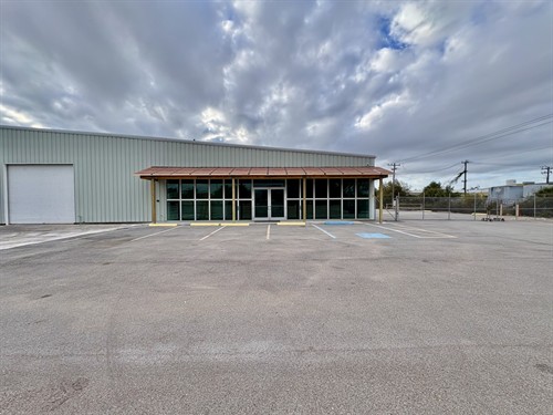 Gallery Image bfs_store_3.jpg