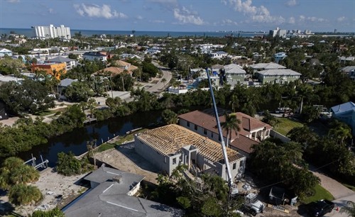 Gallery Image isalnd_circ.jpg