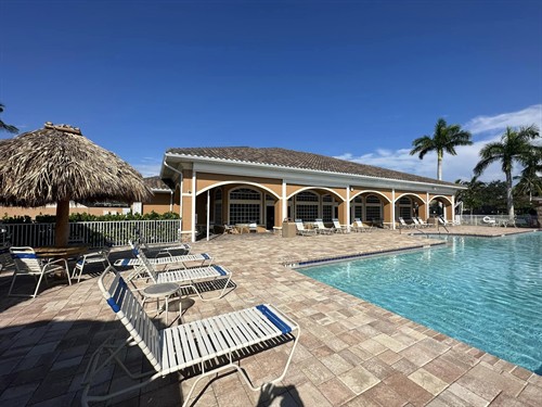 Gallery Image Ft_Myers_Seamless_Gutters.jpg