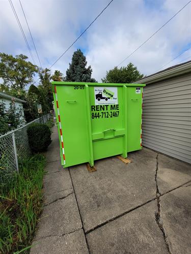 Dumpsters easily to fit in small spaces