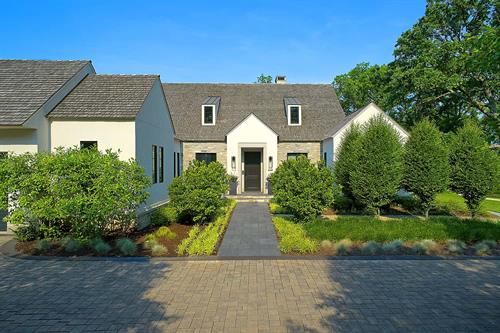 Gallery Image contemporary-farmhouse-exterior-orren-pickell-building-group.jpg