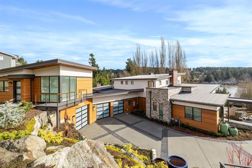 Gallery Image 3_DEIDE_KARI_EXTERIOR_2022_X7.JPG