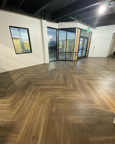 Gallery Image Adura_flex_herringbone.jpg