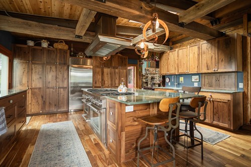 Gallery Image timberstone-woodworks-sandpoint-contractors-cabinet-shop-006.jpg