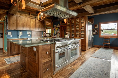 Gallery Image timberstone-woodworks-sandpoint-contractors-cabinet-shop-007.jpg