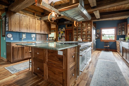 Gallery Image timberstone-woodworks-sandpoint-contractors-cabinet-shop-010.jpg