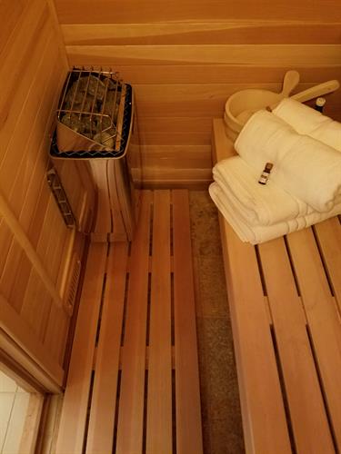 Custom Built Western Red Cedar Wet/Dry Two-Person Sauna Room