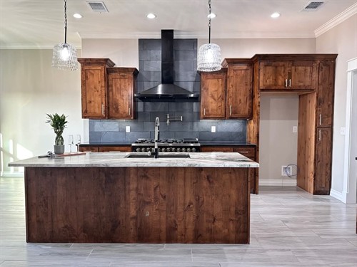 Gallery Image 1000054451.jpg