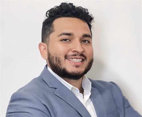 Mynor Flores - CEO