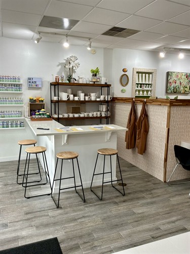 Walk-In Counter Seating 