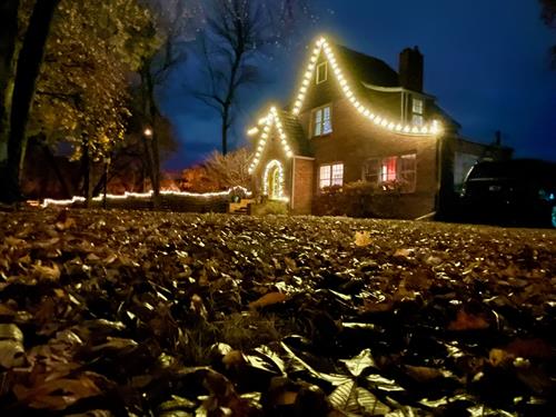 Warm White Residential Holiday Lighting