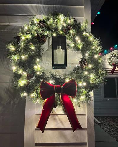 Wreath and bow close up