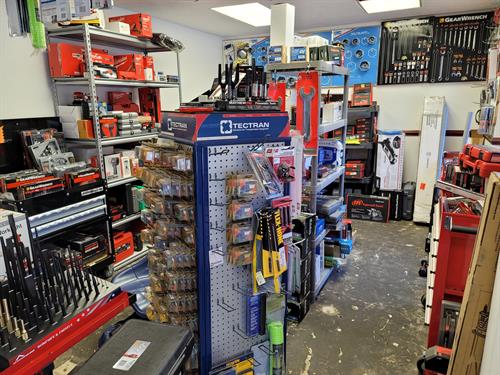 Gallery Image parts_show_room_pic_1.jpg Gallery Image parts_show_room_pic_1.jpg