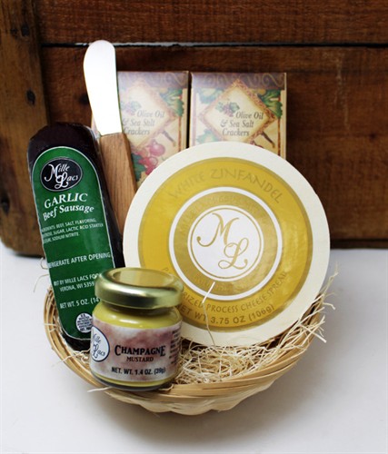 Gallery Image Gift_156Z_Hostess_Mini_Basket_White_Zinfandel__88436(1).jpeg