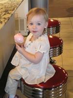 Gallery Image Little_girl_ice_cream_cone_picture.jpg