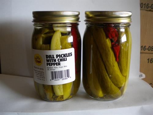 Gallery Image DILL_PICKLE_WITH_CHILI_PEPPER.JPG