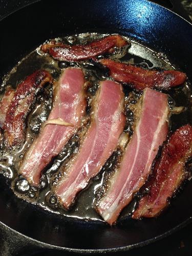 Tamworth bacon—-doesn’t shrivel up like commercial stuff. 