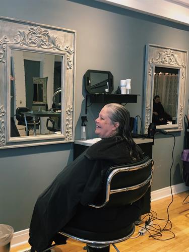 Silvermoon Salon pays it forward and donates haircuts to BEDS clients! Thank you, Silvermoon Salon!
