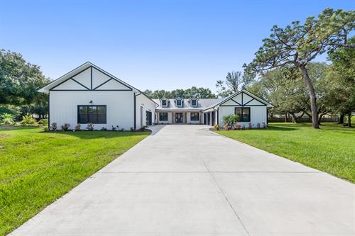 Pennington Rd- Modern Farmhouse Home