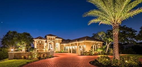 Gallery Image Bayou_Club_House_Front_complete_with_motor_court_and_driveway.jpg