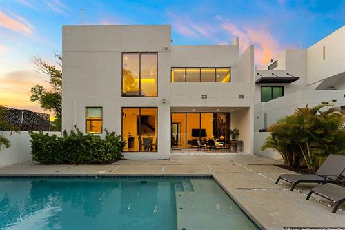 Gallery Image rear_elevation_sunset.jpg
