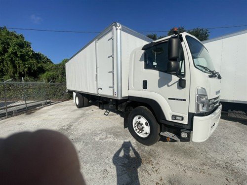 26' Isuzu FVR Box Truck with 25950 GVWR