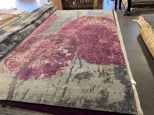 Hand Knotted Transitional Area Rug with Silk Accents
