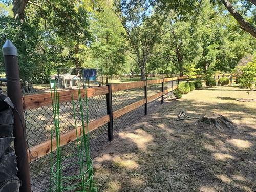 FenceTrac Highplains with chain link