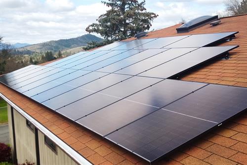 Grants Pass OR, 9.72kW System with 24 SEG Panels and Enpahse Microinverters