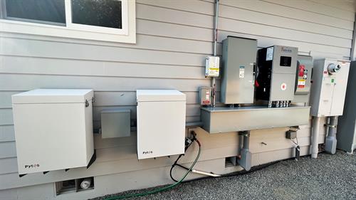Jacksonville OR, 9.72kW System with a 15k Sol-Ark inverter and 3 Pytes batteries