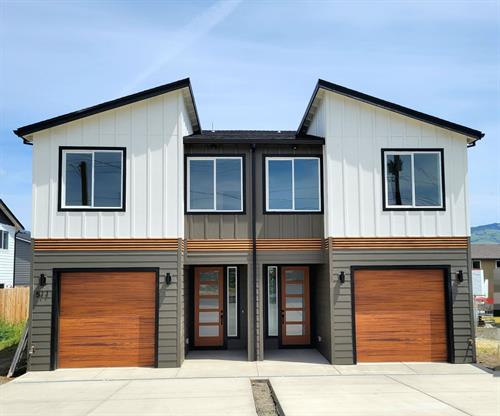 Duplex in Talent, OR