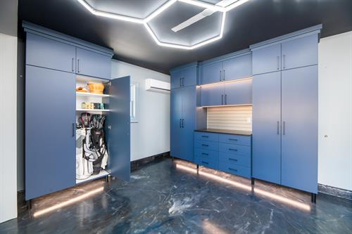 Gallery Image Blue_Garage.jpg Gallery Image Blue_Garage.jpg