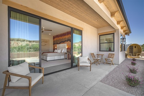 Desert Luxury Exterior Primary Suite