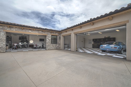Desert Luxury Garage open Doors