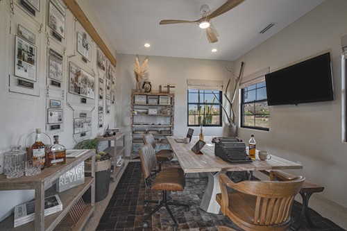Desert Luxury Office