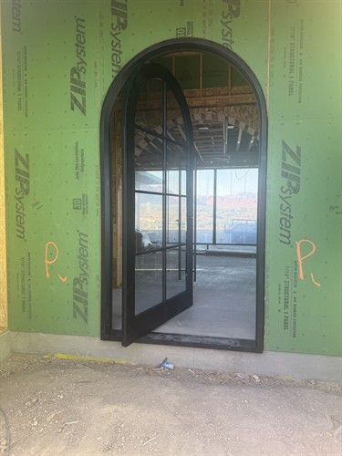 Pivot door
