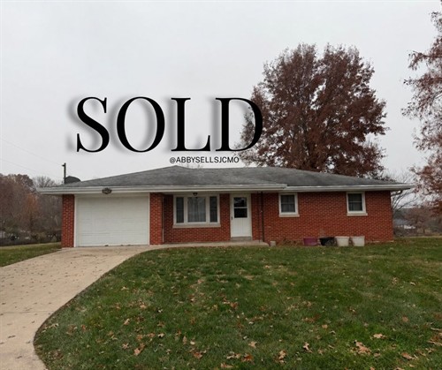 Gallery Image 1216_Samson_Dr_SOLD_post_(Facebook_post).jpg