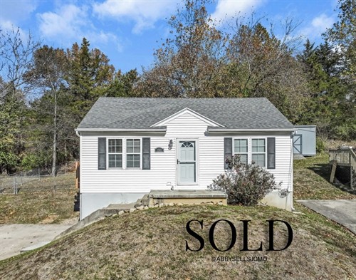 Gallery Image 1503_Marsha_Ln_SOLD_post.jpg